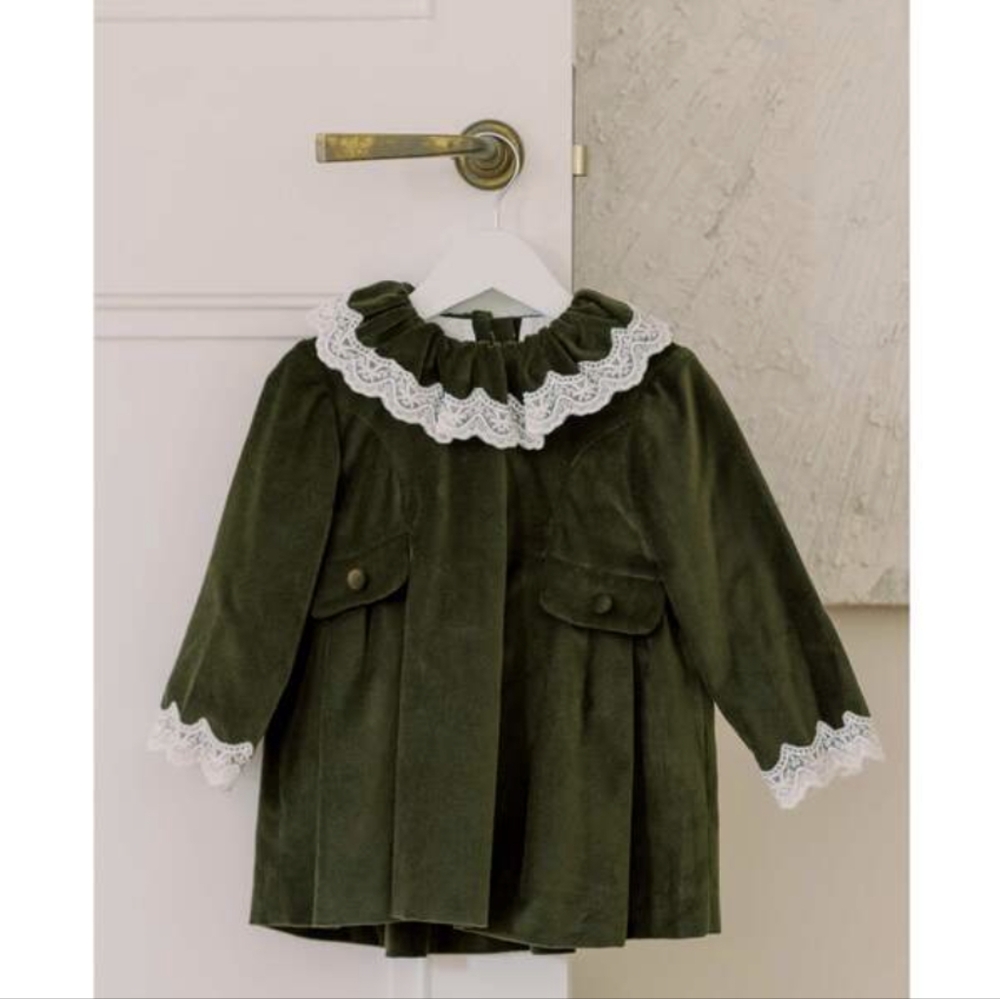 Elegant Green Velvet Kids Dress with Lace Trim